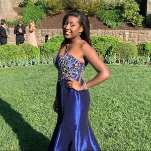 Meet your Posher, Charea